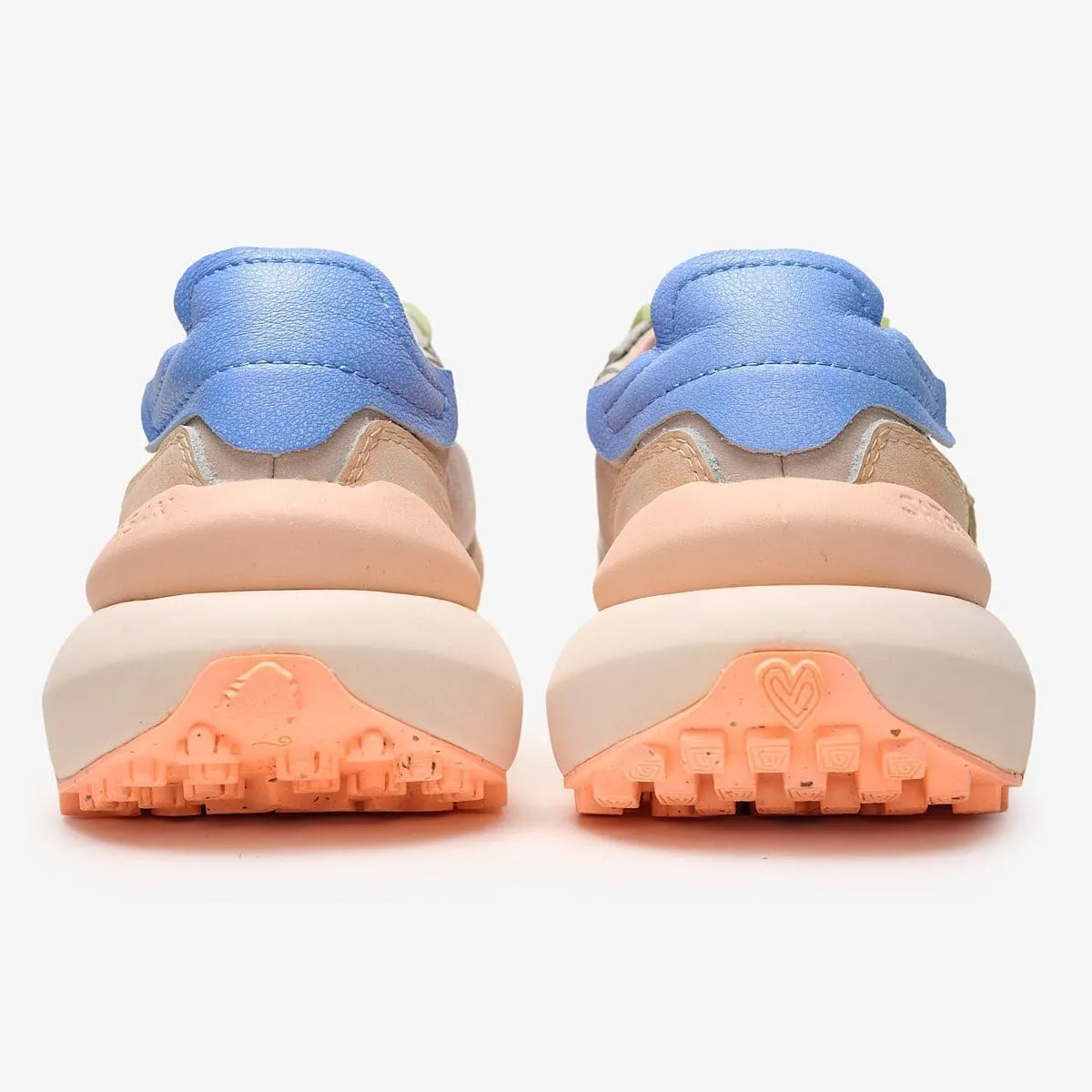Chacrona Metta Premium Ul - Casual Sneakers for Men & Women - Comfortable & Durable Leather Sneakers