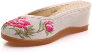 Ladies Embroidered Shoes Comfortable Flat Round Toe Shoes Loafers Chinese Canvas Shoes Slippers Cute