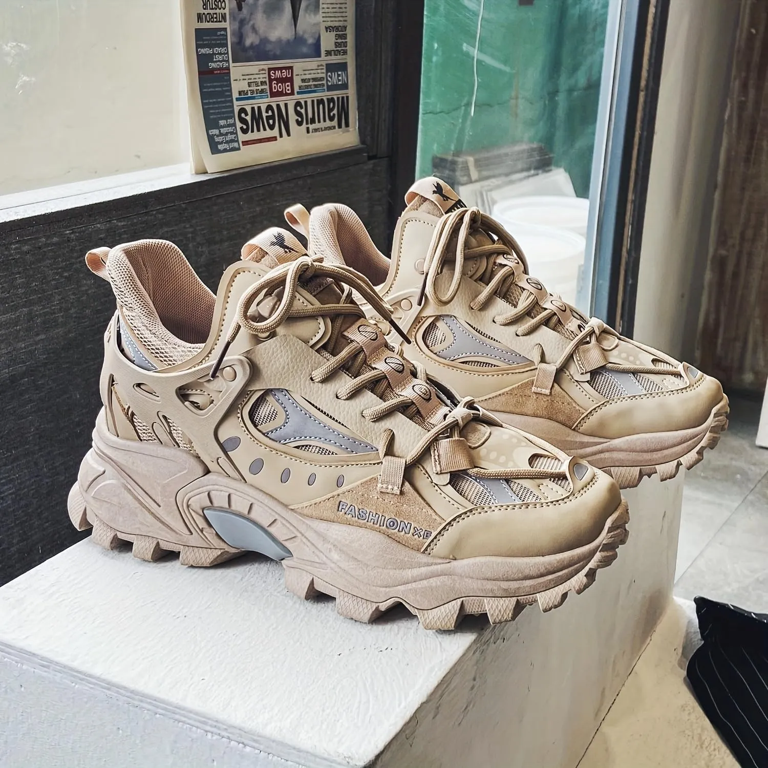 Men's Cloud Pattern Round Toe Lace-Up Thick Sole Athletic Sneakers, Casual Sports Shoes for All Seasons, Breathable Fabric Upper
