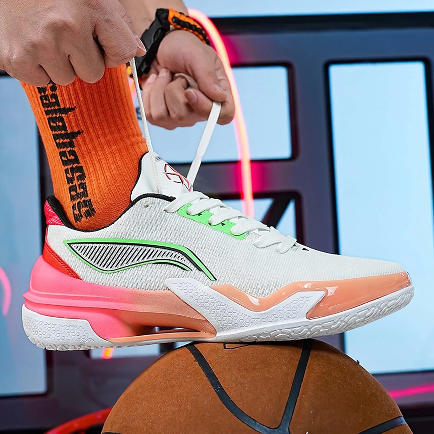 Men's Lace-up Basketball Shoes Anti-Slip Breathable Running Shoes Women's High Top Basketball Shoes Youth Outdoor Sports Basketball Shoes Fashion Sneakers