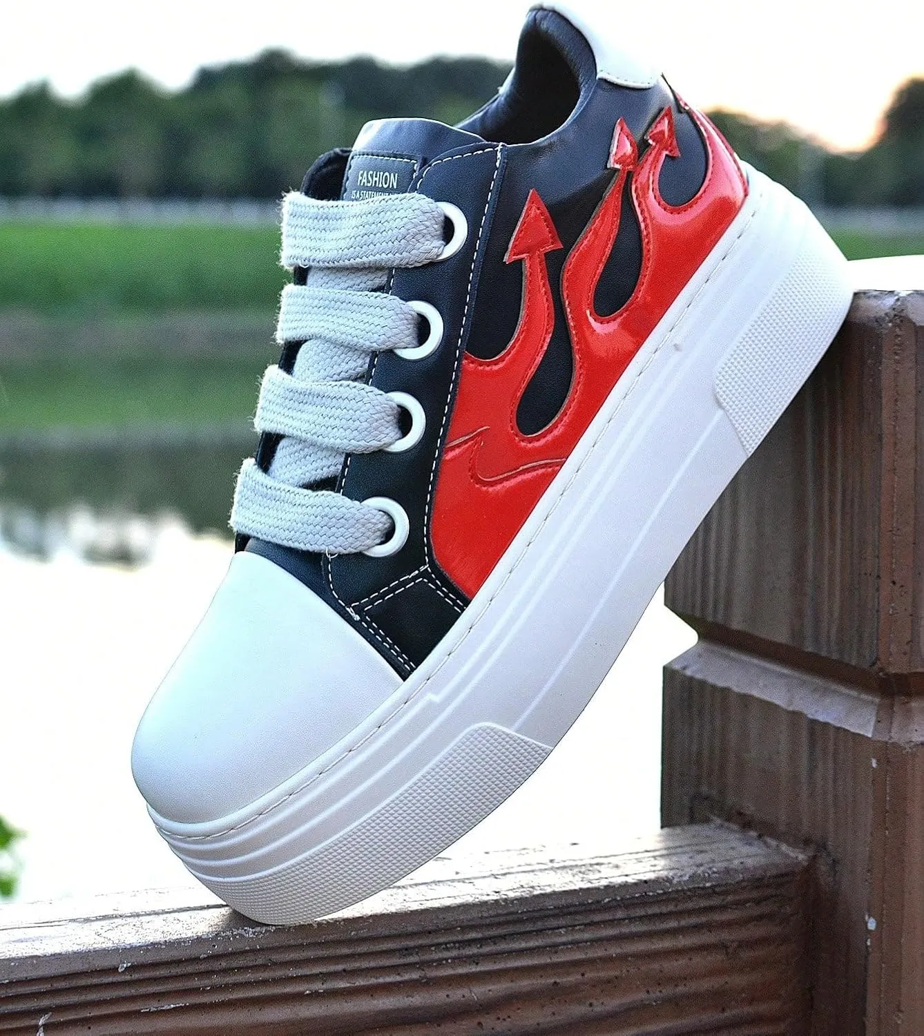 PU Leather Y2K Bold Flame Embroidery Flat Platform Sneakers for Women Lace Up Fashion Sports Shoes for Daily Streetwear with Motorcycle Rock Style