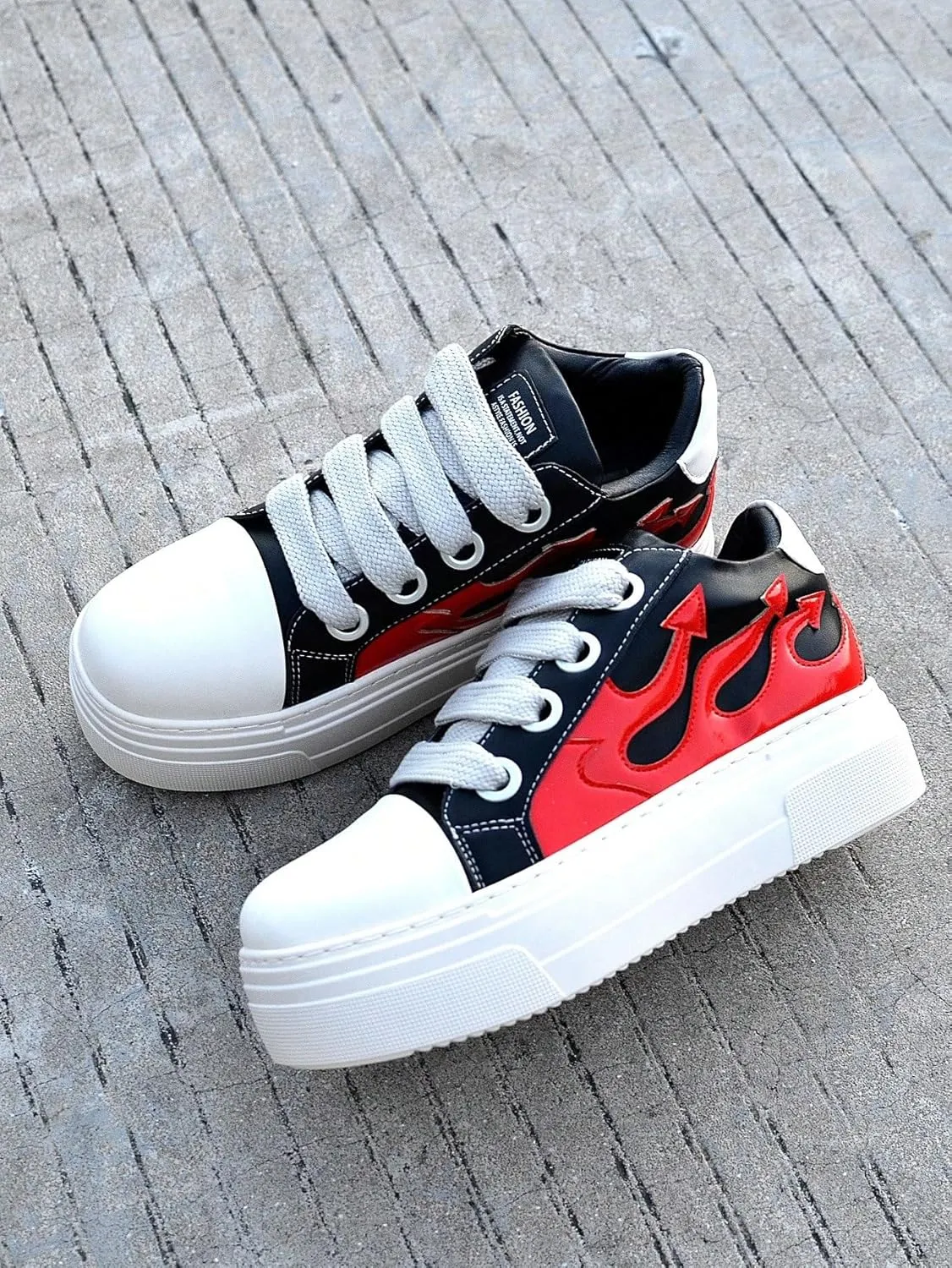 PU Leather Y2K Bold Flame Embroidery Flat Platform Sneakers for Women Lace Up Fashion Sports Shoes for Daily Streetwear with Motorcycle Rock Style