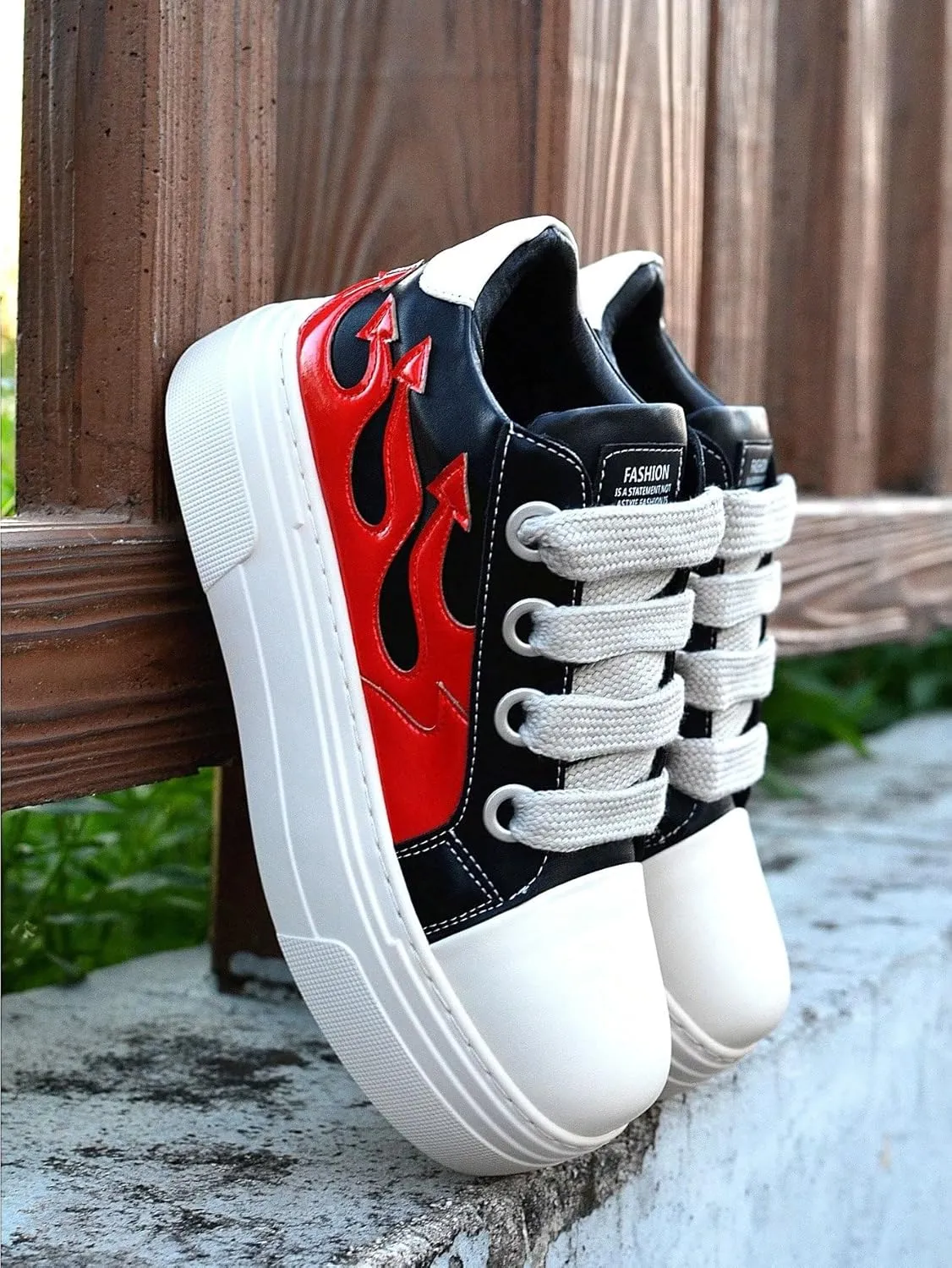 PU Leather Y2K Bold Flame Embroidery Flat Platform Sneakers for Women Lace Up Fashion Sports Shoes for Daily Streetwear with Motorcycle Rock Style