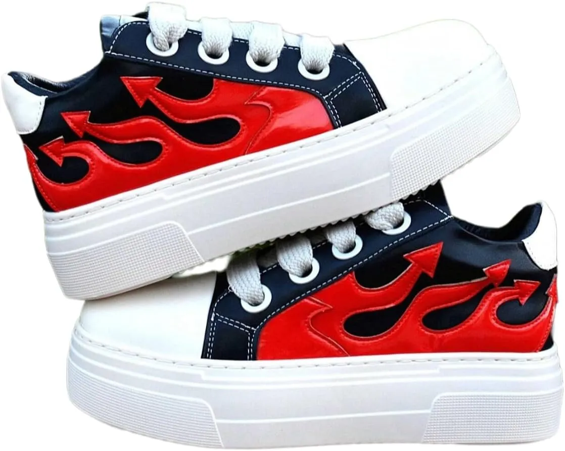 PU Leather Y2K Bold Flame Embroidery Flat Platform Sneakers for Women Lace Up Fashion Sports Shoes for Daily Streetwear with Motorcycle Rock Style