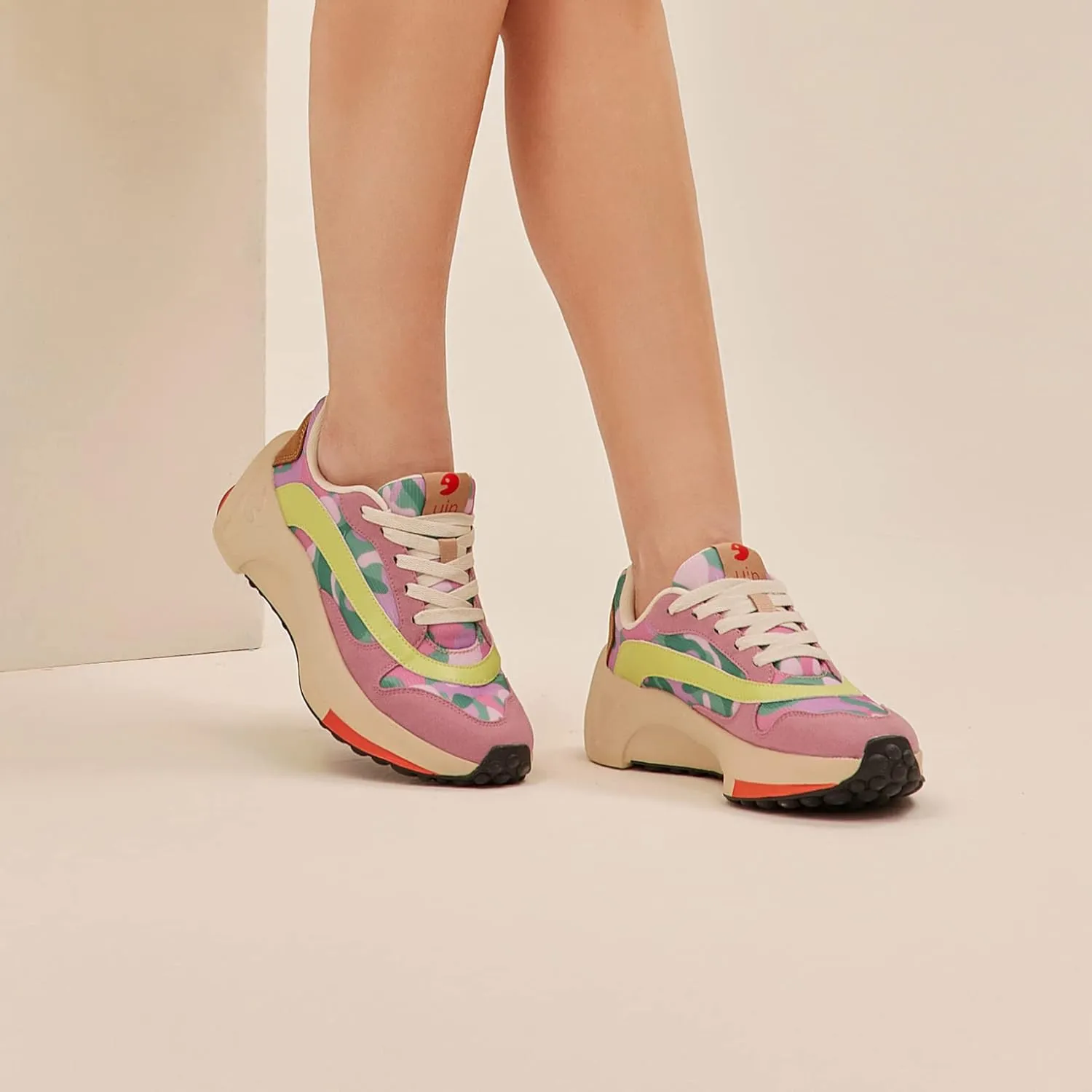 UIN Women's Retro Sneakers Lightweight Walking Casual Comfortable Art Painted Travel Shoes