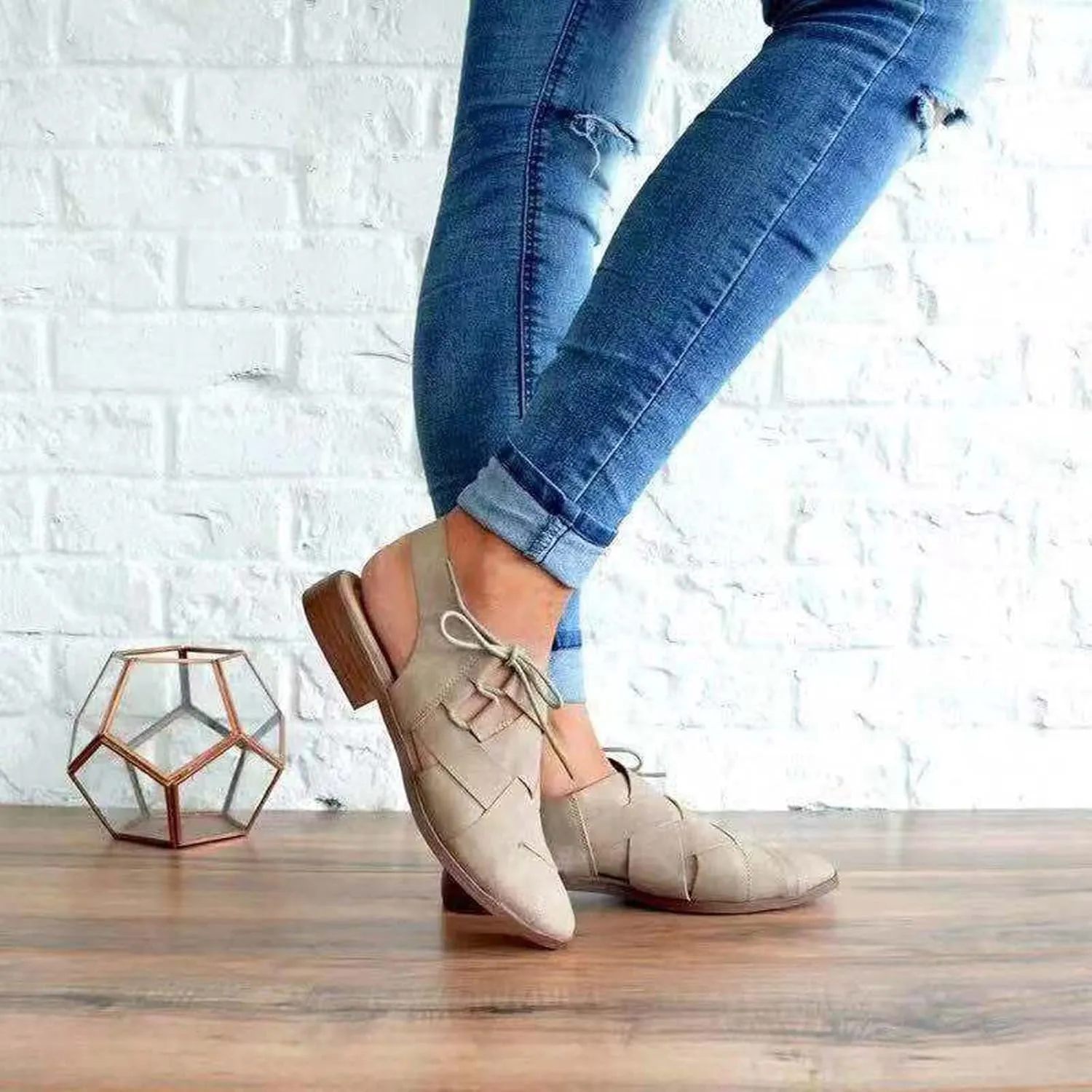 Womens Casual Hollow Slides Sandals Vintage Cross Straps Lace up Leather Woven Back Low Heel Roman Sandals Summer Comfy Casual Slingback Shoes