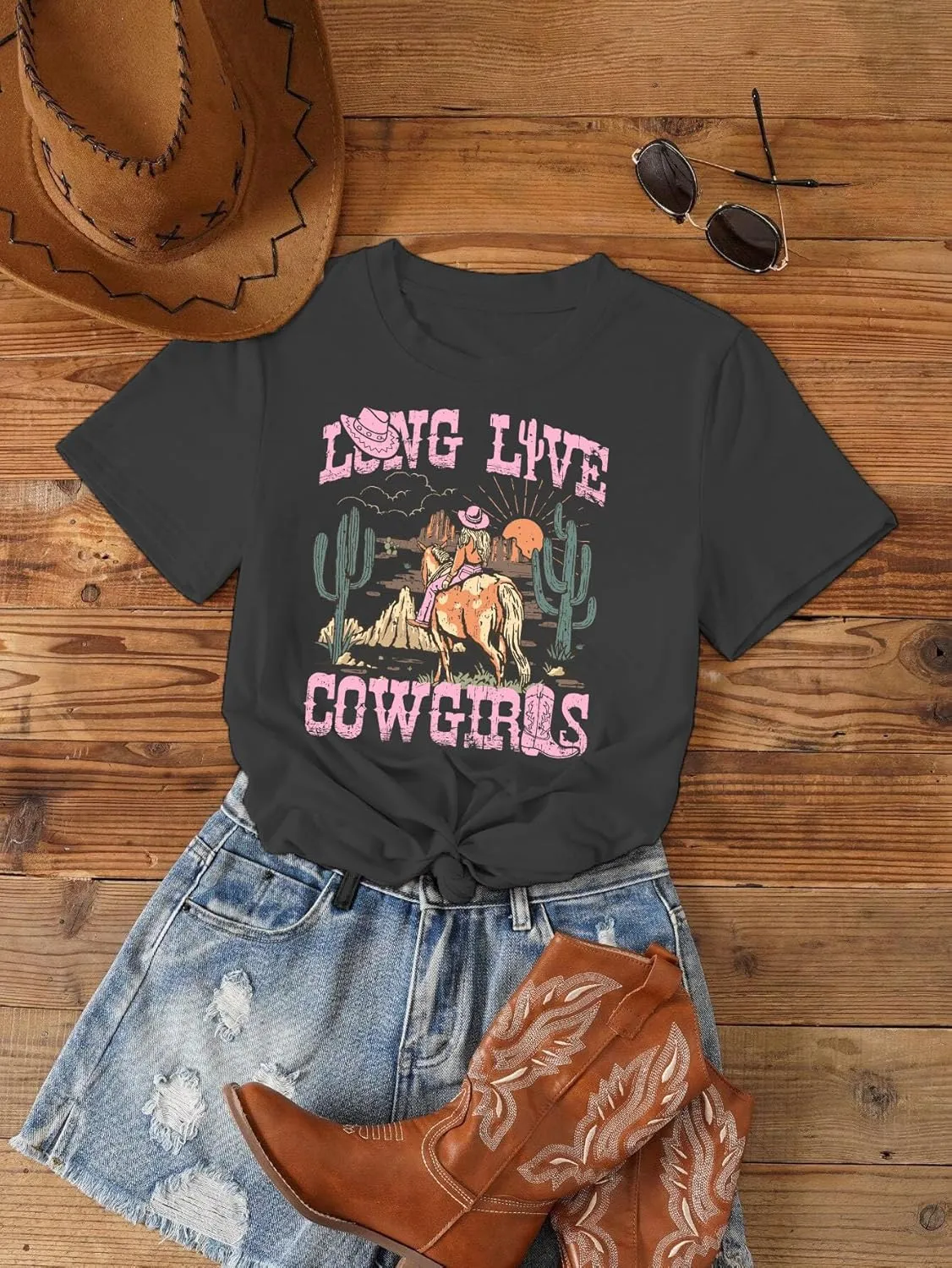 Womens Cow Skull Shirt Cowgirl Country Concert Tshirt Vintage Western Rodeo Graphic Tee Short Sleeve Casual Summer Top