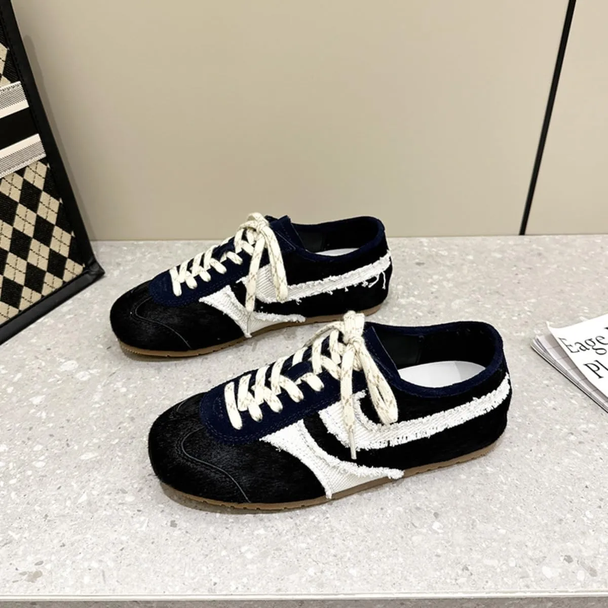 Women's Retro Cowhide Sneakers – Chunky Lace-Up Casual Shoes with Anti-Wear Sole, Vintage Round Toe Walking Trainers, Animal Print Pony Hair Mixed Material Design